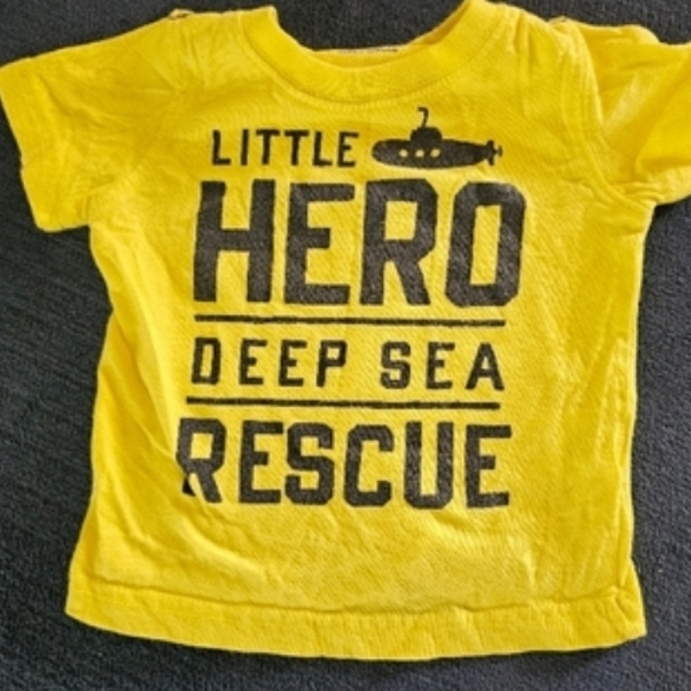 Carter's graphic yellow tee